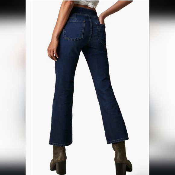Free People In My Feelings Crop Flare Blue Jeans Pull-on Mid-rise Size Medium - Picture 2 of 11